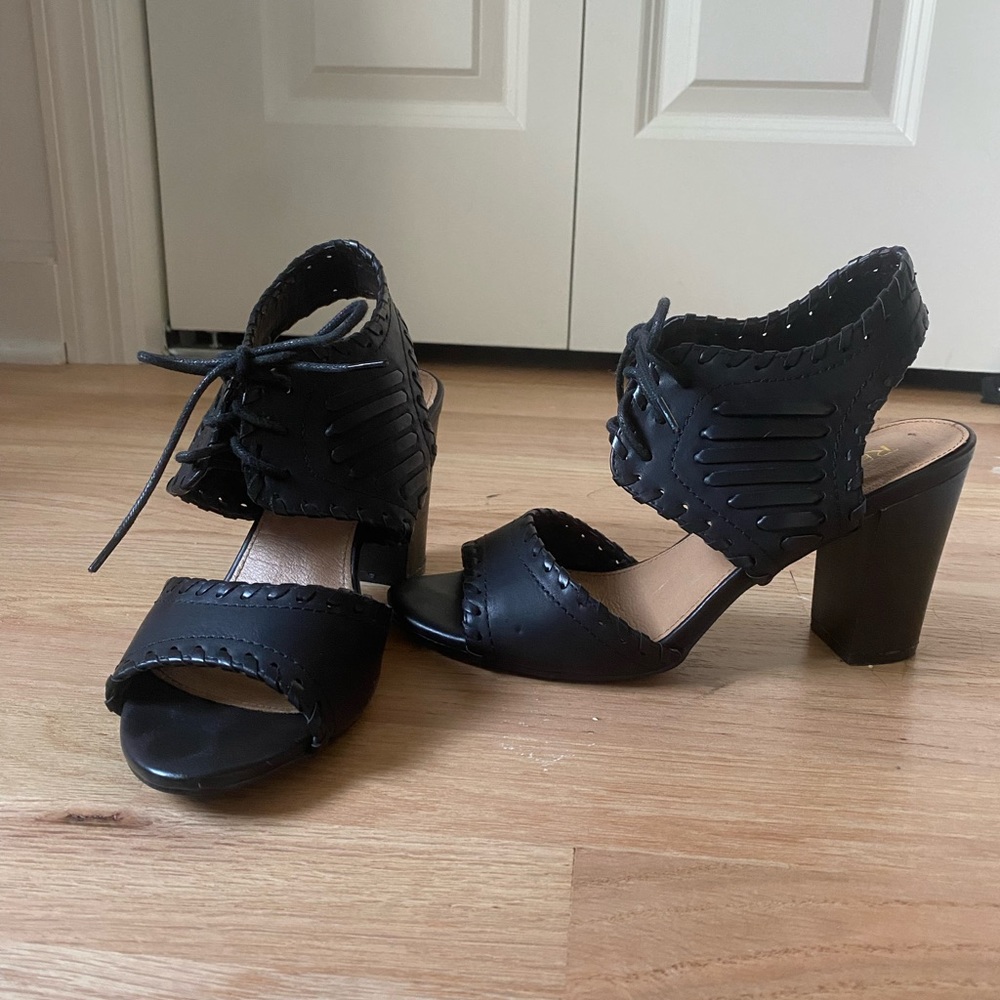 Restricted black leather lace up chunky heels size 8 - Picture 14 of 17